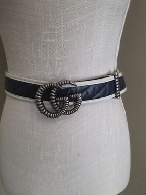 Gucci Marmont Navy Leather Waist Belt with White Trim and Silver Double-G Buckle